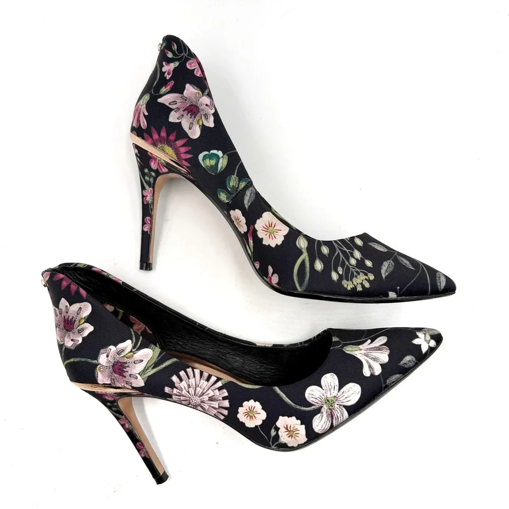 Ted Baker Neevo 3 Pumps Black Floral Pointed Toe Heels Womens 38 / 7.5 - Picture 5 of 8